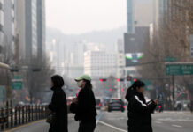 황사·미세먼지에는 ‘보건용 마스크’ 착용…”사용기한 확인을”