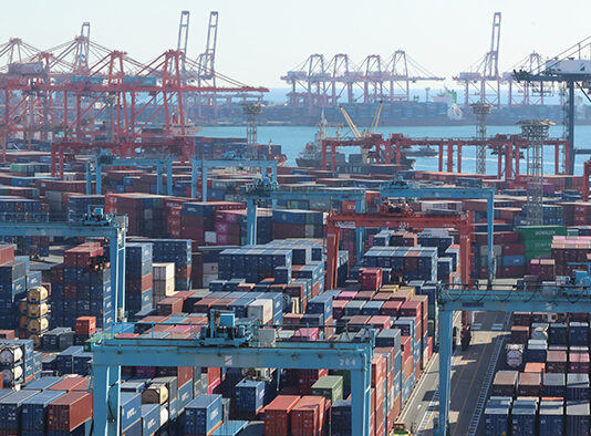 2030년까지 4조 5000억 원 투입…세계 물류 거점 확보 나선다